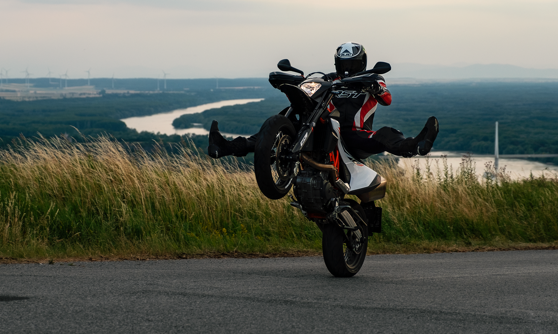 KTM SMC R 690 2019 test recenzia recenze motocyklov motocykel wheelie 