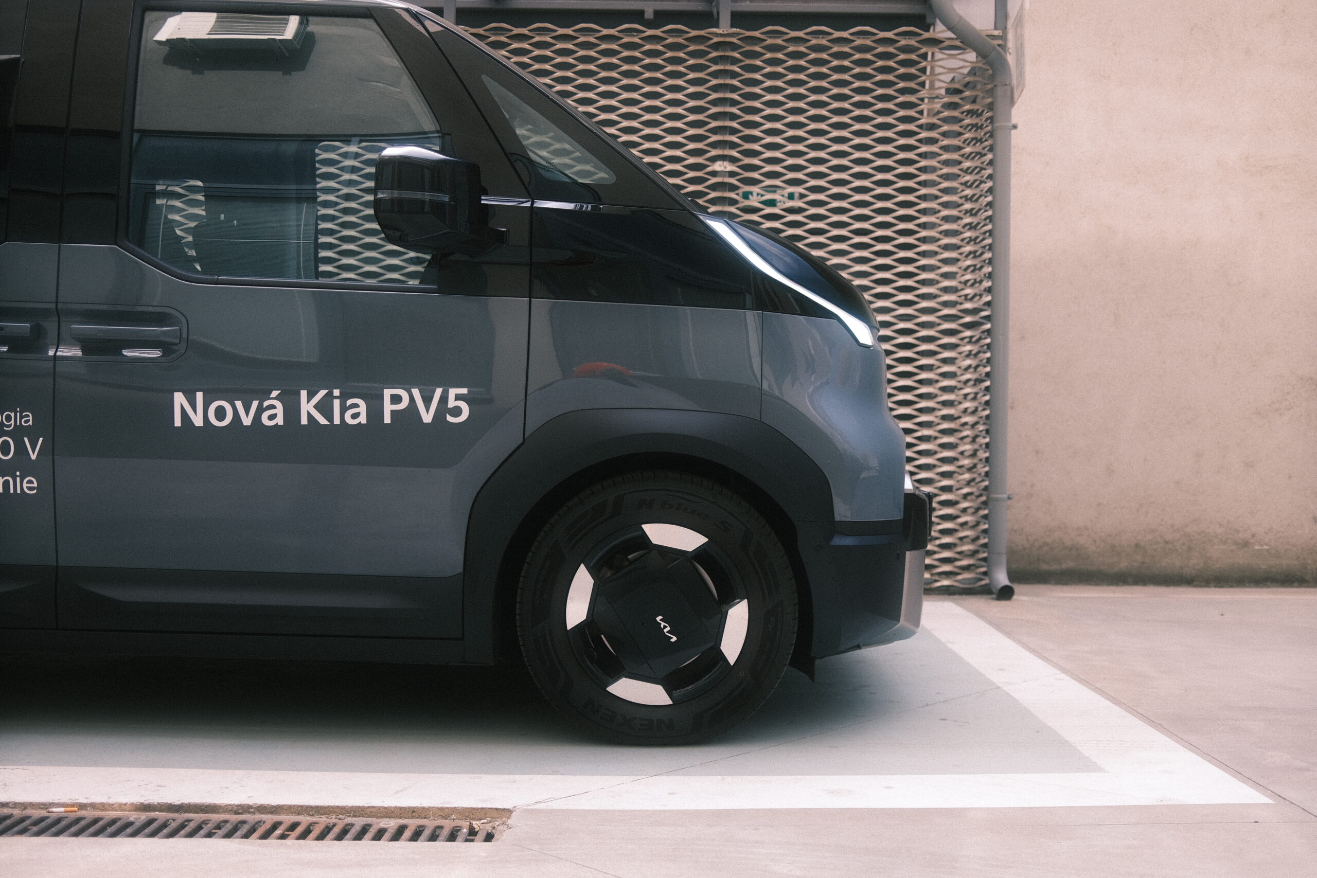 Kia PV5 Passenger