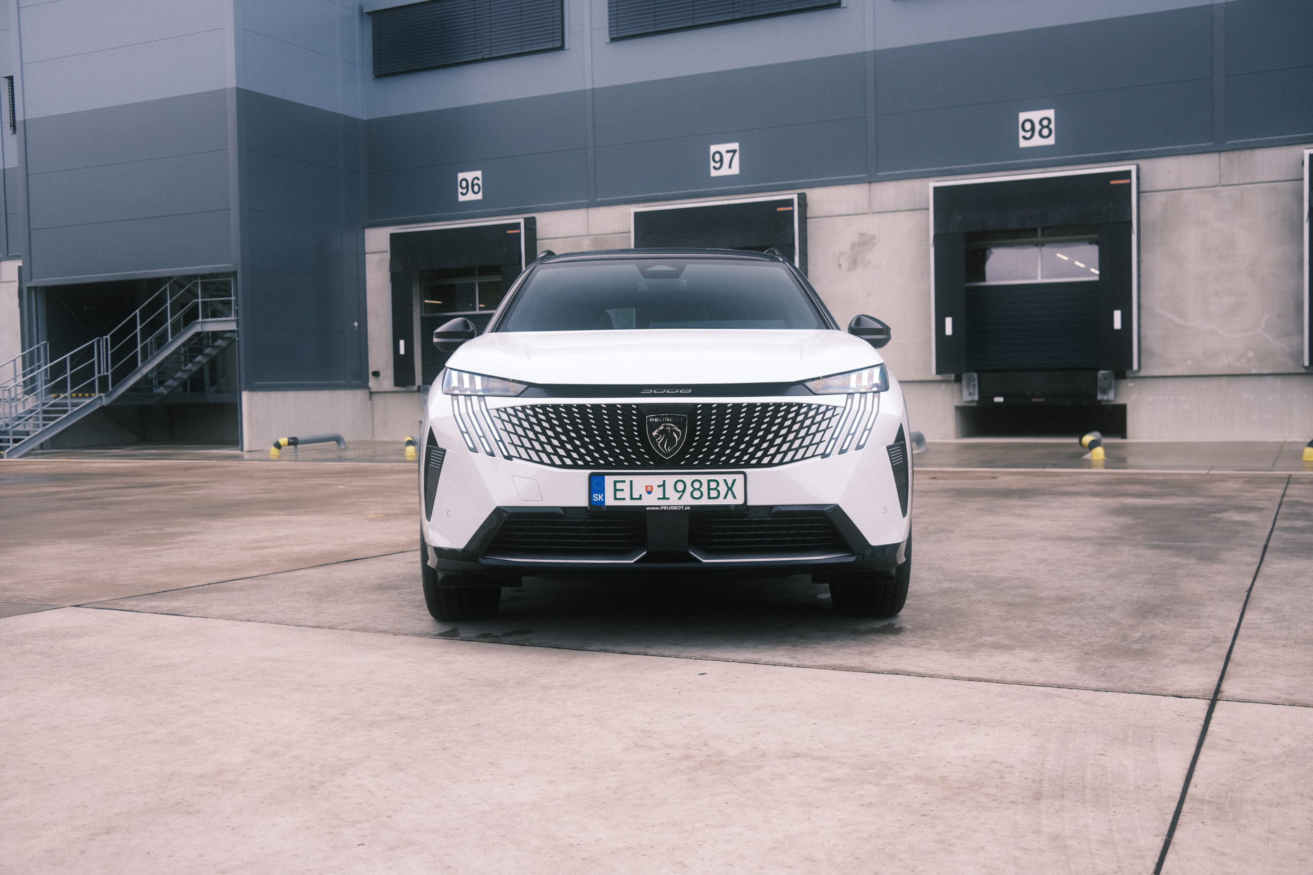 Peugeot E-5008 Long Range