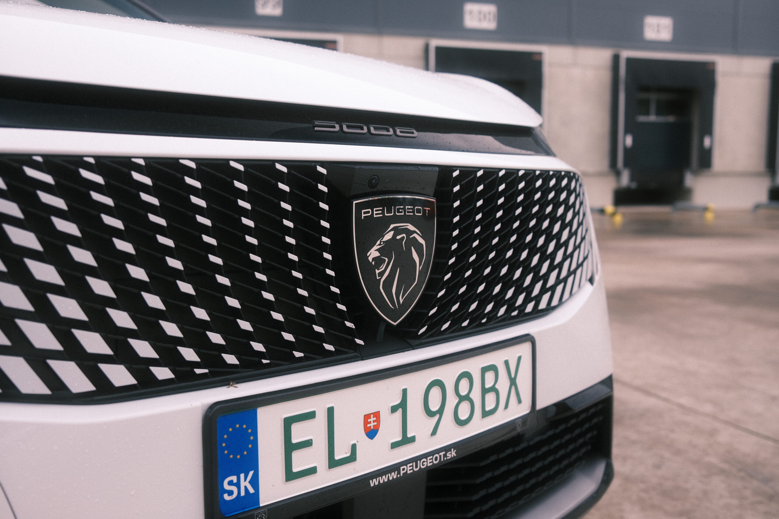 Peugeot E-5008 Long Range