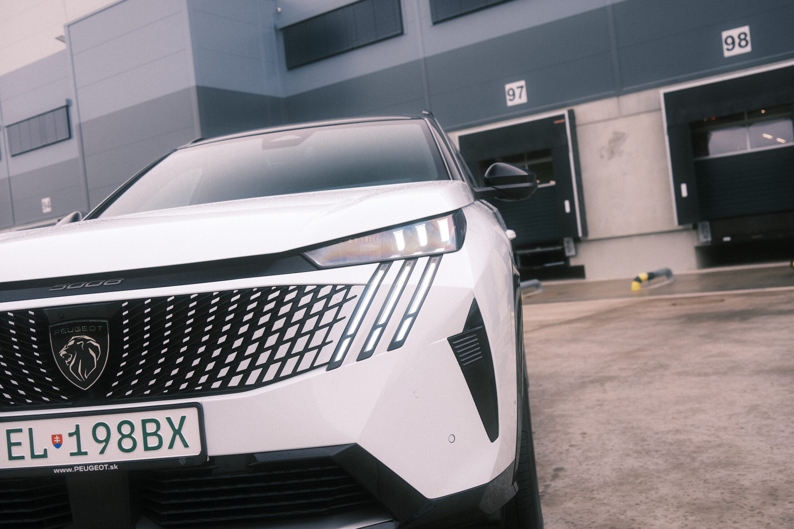 Peugeot E-5008 Long Range