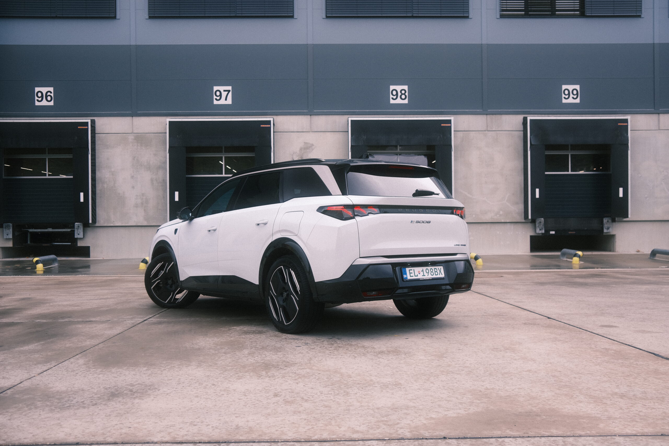 Peugeot E-5008 Long Range