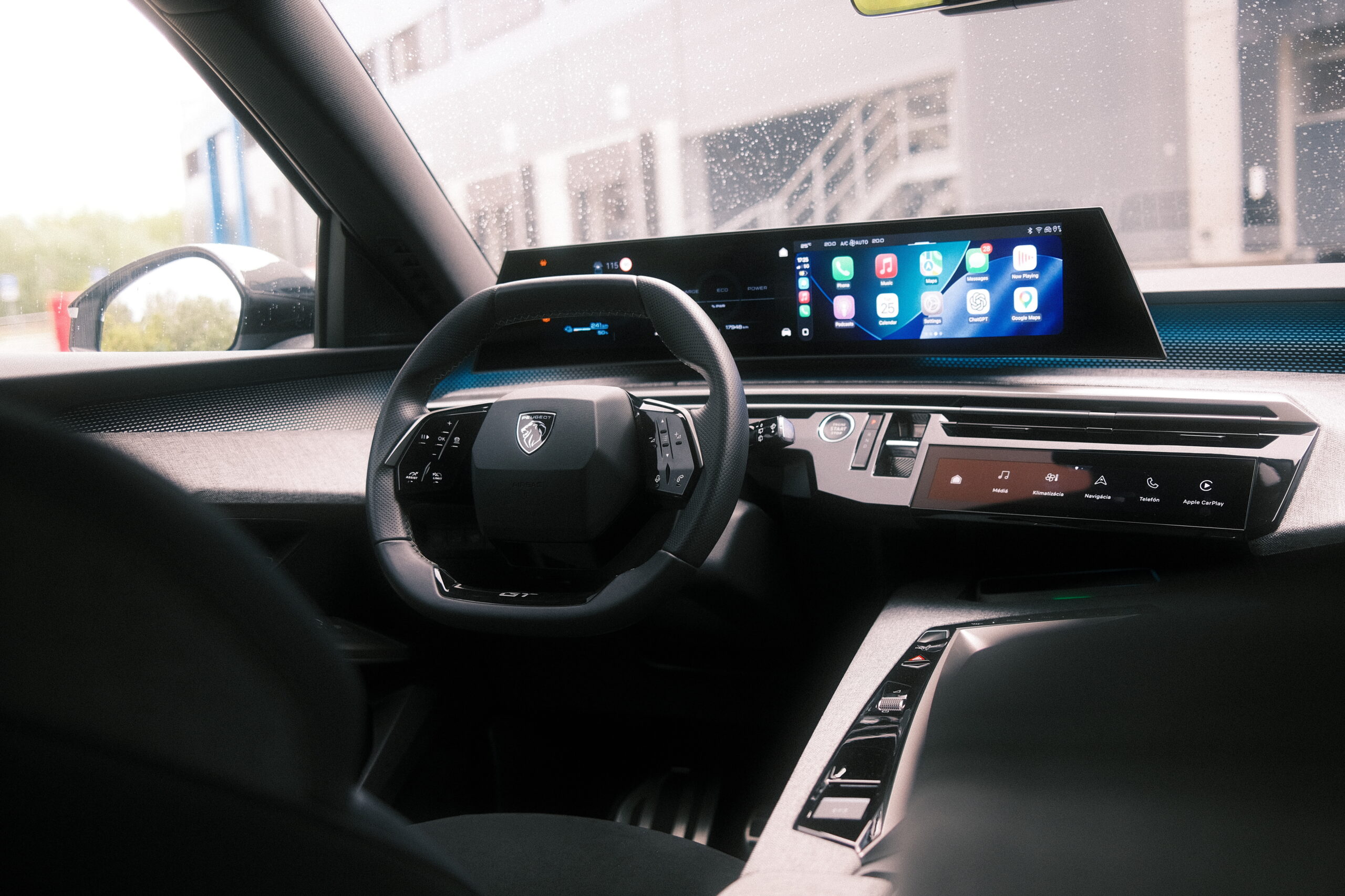 Peugeot E-5008 Long Range